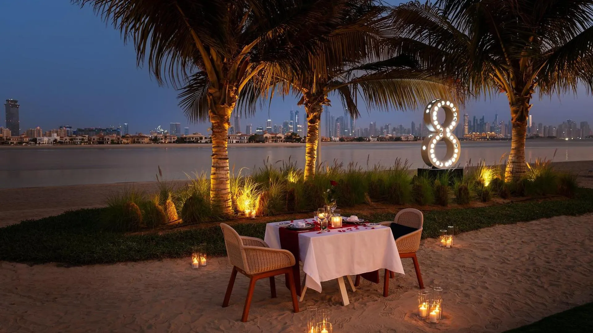 Th8 Palm Dubai Beach Resort, Vignette Collection By Ihg 5*,  Förenade Arabemiraten