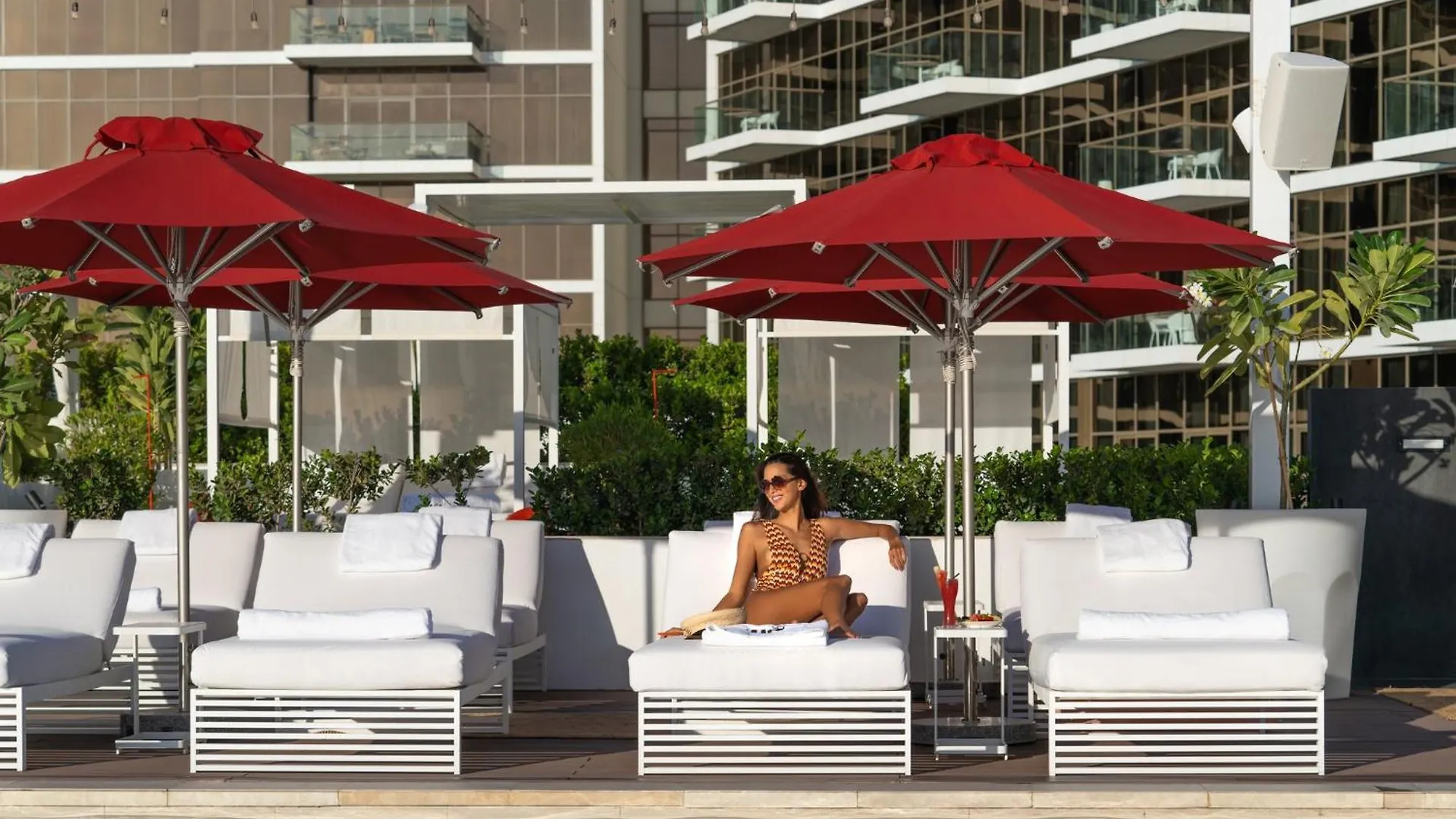 Th8 Palm Dubai Beach Resort, Vignette Collection By Ihg Semesteranläggning (resort)