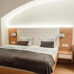 Szálloda Operna Klet ***