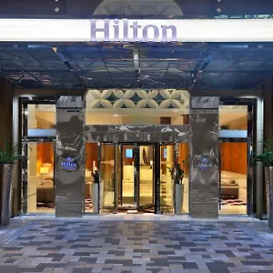 Hilton The Walk מלון