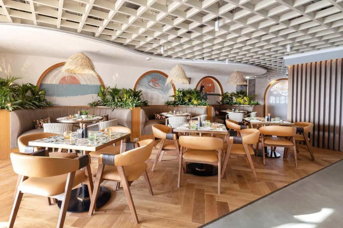 Th8 Palm Dubai Beach Resort, Vignette Collection By Ihg