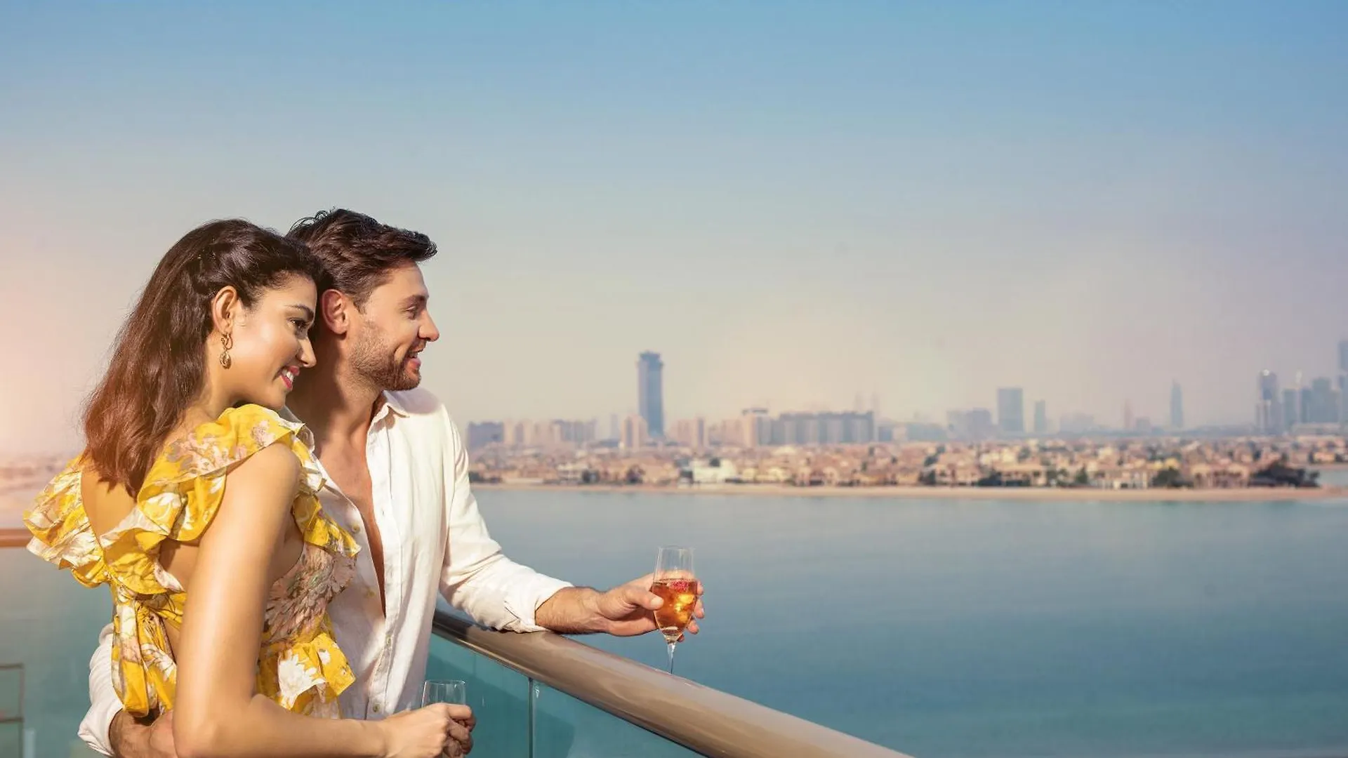 Th8 Palm Dubai Beach Resort, Vignette Collection By Ihg 5*,