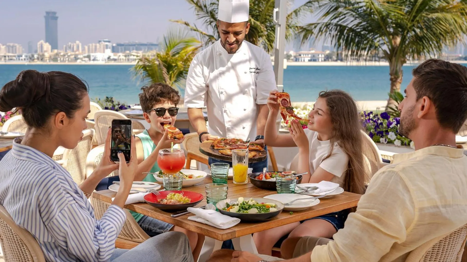 Th8 Palm Dubai Beach Resort, Vignette Collection By Ihg אתר נופש