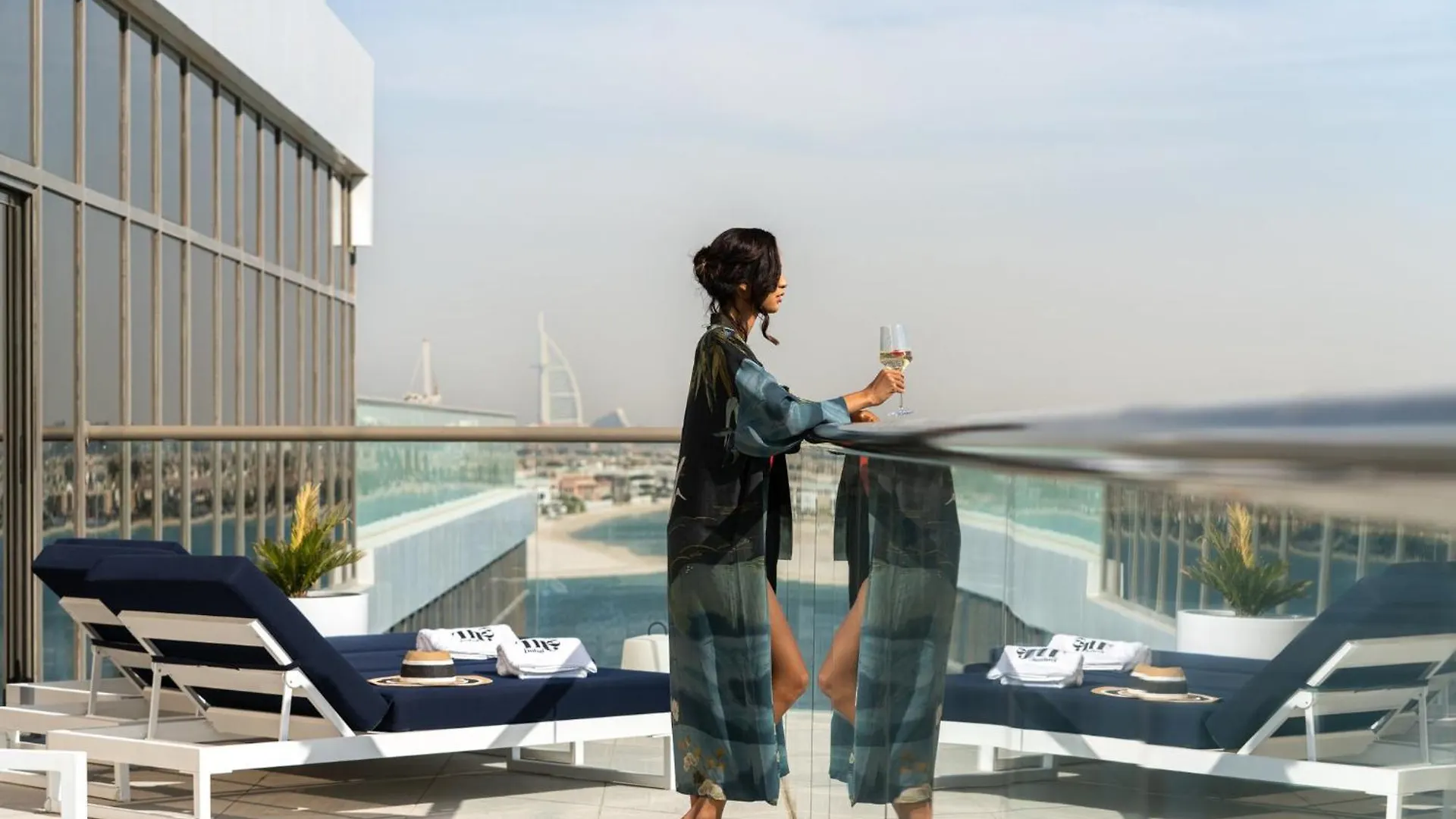 Th8 Palm Dubai Beach Resort, Vignette Collection By Ihg Resort