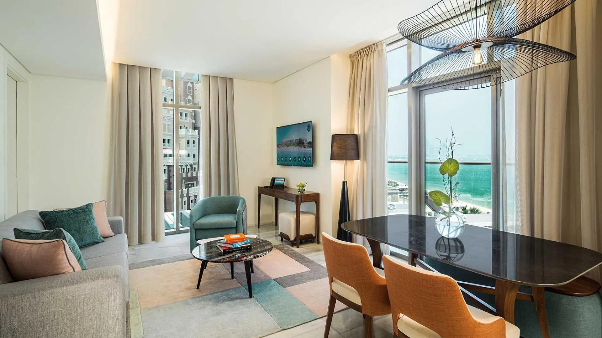 Th8 Palm Dubai Beach Resort, Vignette Collection By Ihg