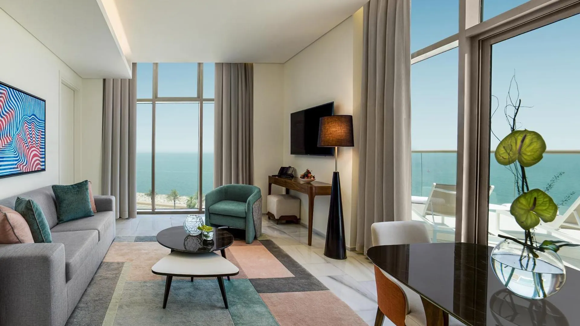 Th8 Palm Dubai Beach Resort, Vignette Collection By Ihg Resort