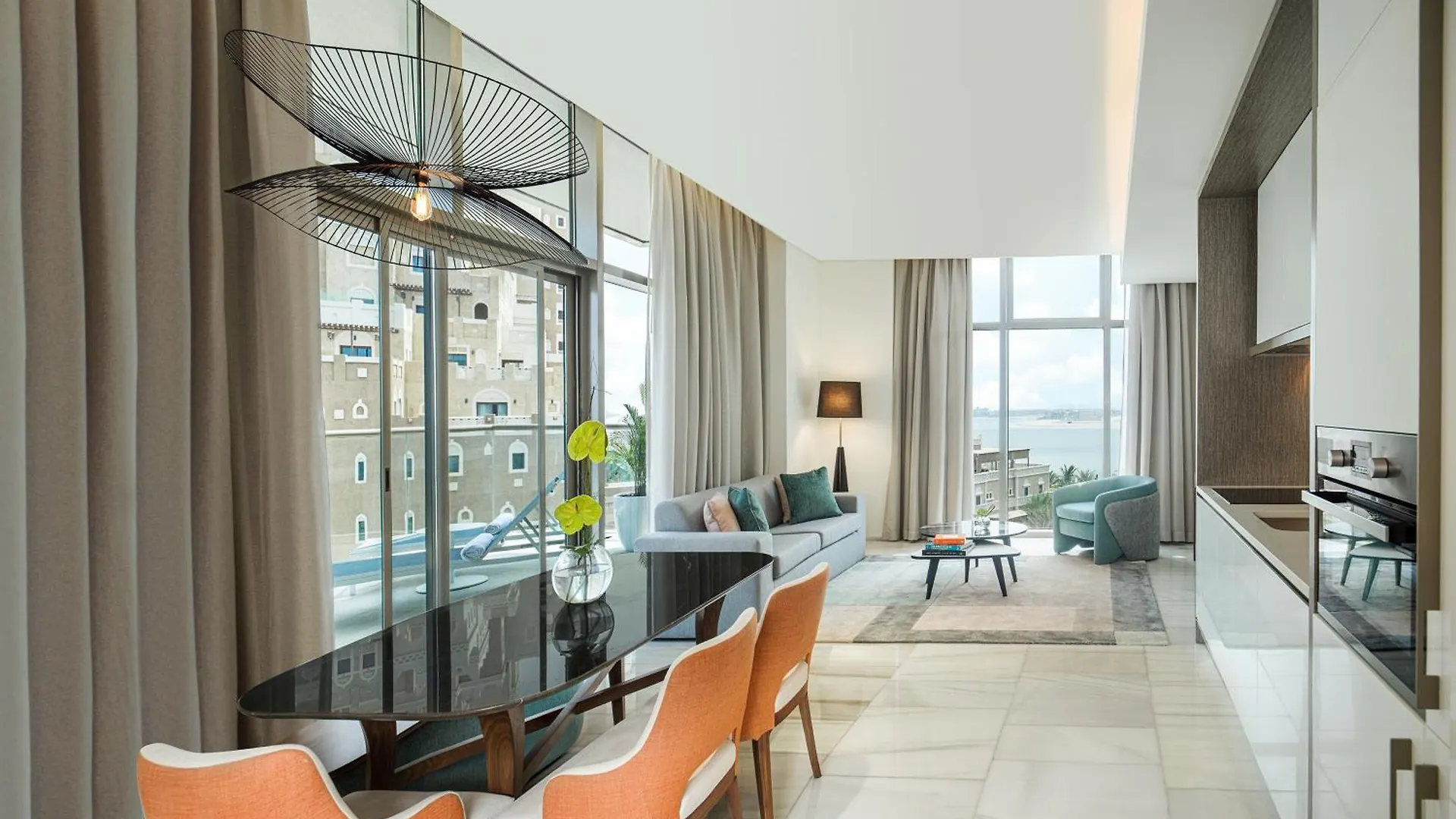 Th8 Palm Dubai Beach Resort, Vignette Collection By Ihg