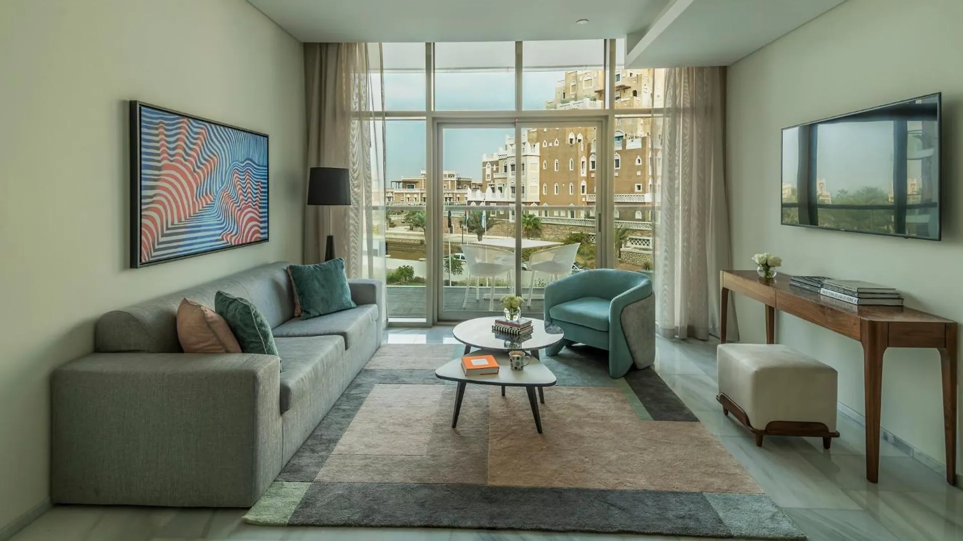 Th8 Palm Dubai Beach Resort, Vignette Collection By Ihg