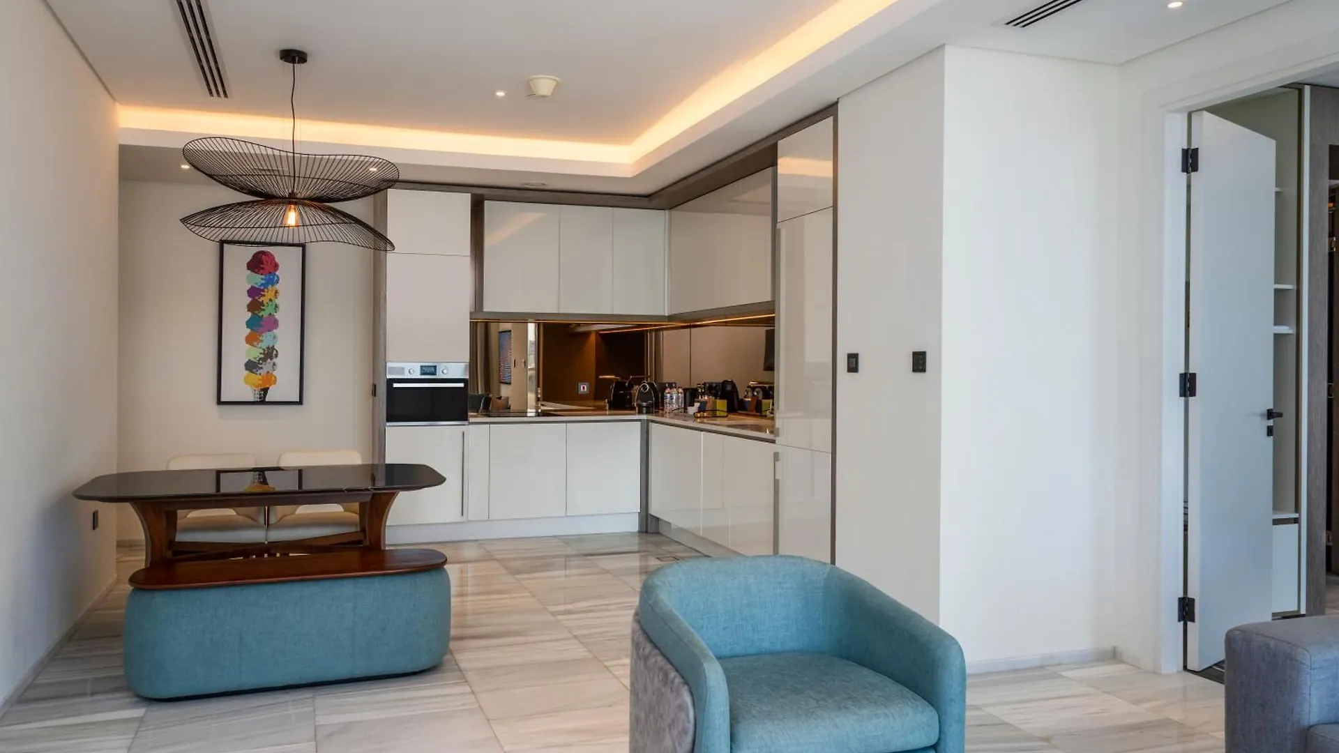 Th8 Palm Dubai Beach Resort, Vignette Collection By Ihg